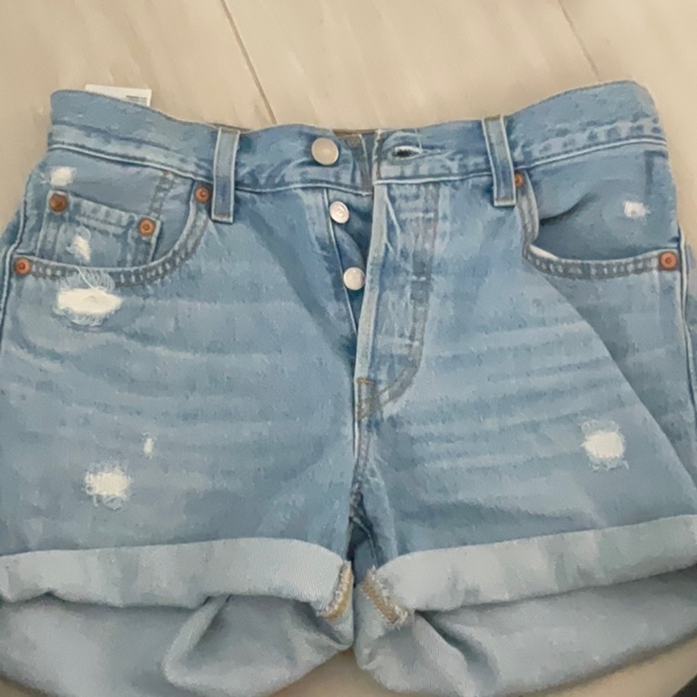W25 Levi Jean Shorts